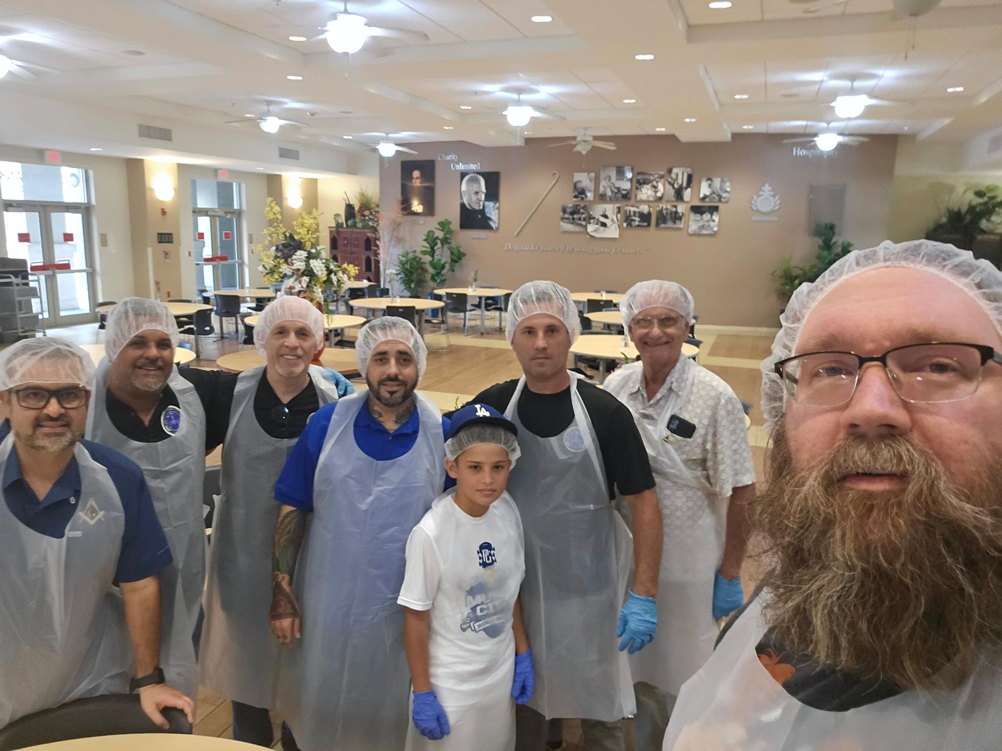 South Florida Masons Unite to Serve at Camillus House | Masones del Sur de la Florida Unidos en Servicio en Camillus House